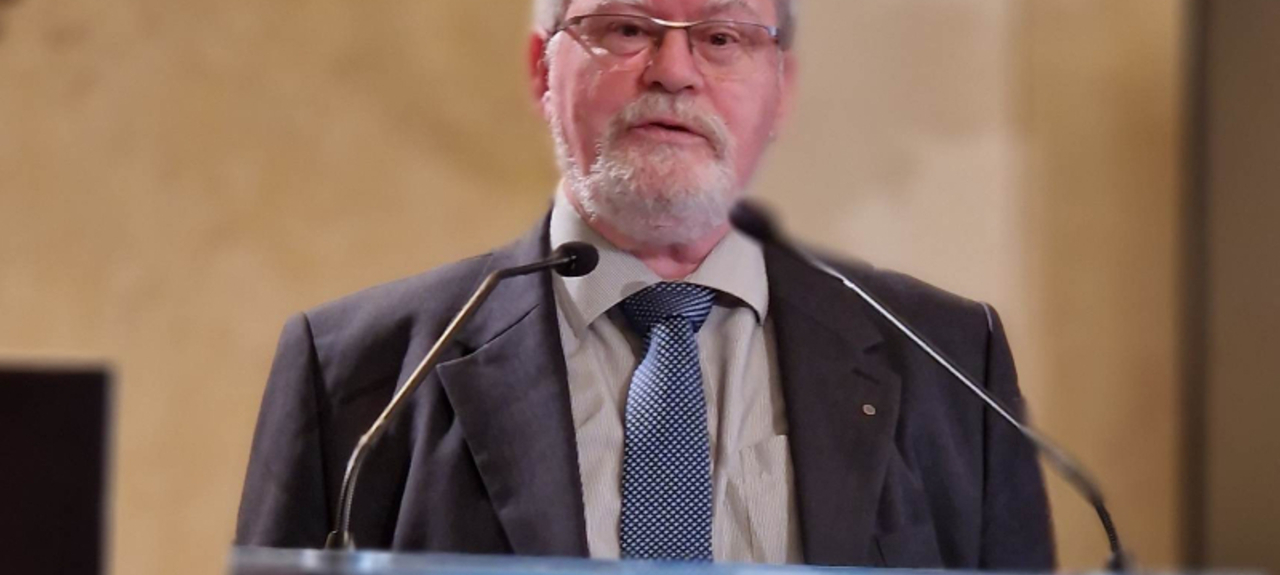 Éri István-díjas lett tiszteletbeli tagunk borítókép